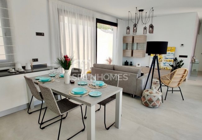 Brand-new Villas 10 Minutes to the Beach in Polop