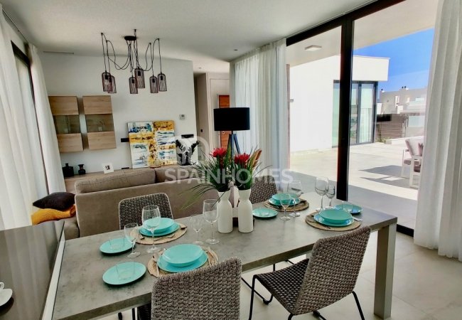 Brand-new Villas 10 Minutes to the Beach in Polop