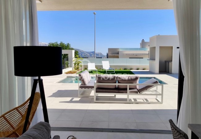 Brand-new Villas 10 Minutes to the Beach in Polop