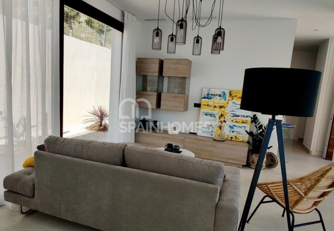 Brand-new Villas 10 Minutes to the Beach in Polop