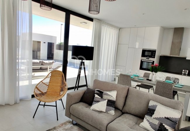 Brand-new Villas 10 Minutes to the Beach in Polop