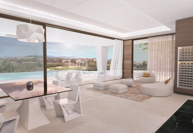 Fantastically Located Detached Villa on the Golf Front in Estepona 7