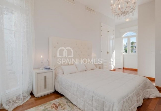 Ayrıcalıklı Konumda Golf Sahasına Sıfır Deniz Manzaralı Villa 17