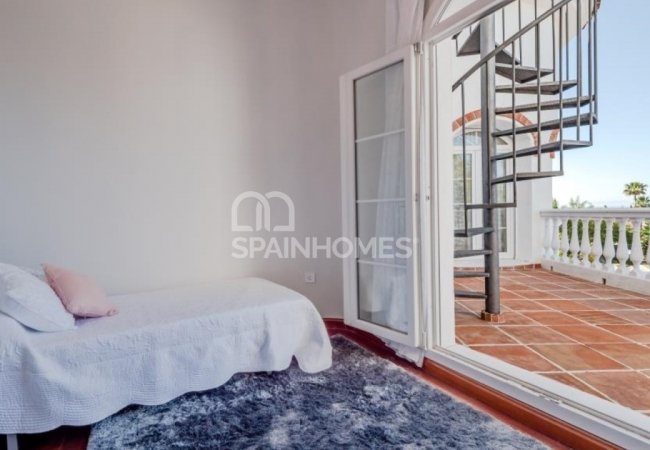 Ayrıcalıklı Konumda Golf Sahasına Sıfır Deniz Manzaralı Villa 23