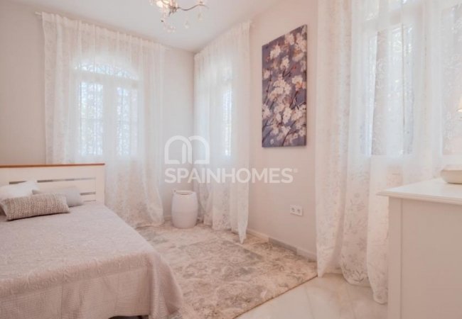 Ayrıcalıklı Konumda Golf Sahasına Sıfır Deniz Manzaralı Villa 24