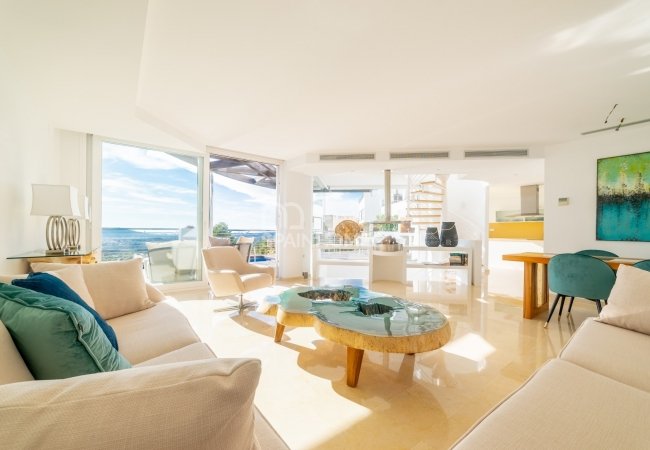 Altea Alicante’de Deniz ve Şehir Manzaralı Villalar 8