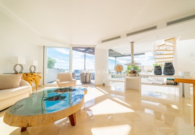 Altea Alicante’de Deniz ve Şehir Manzaralı Villalar 23