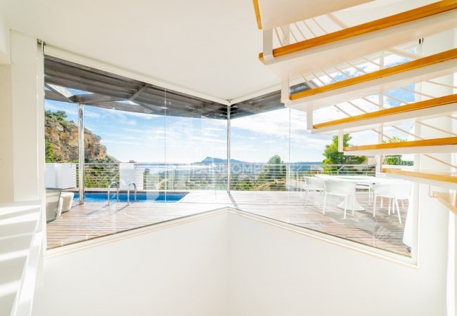 Altea Alicante’de Deniz ve Şehir Manzaralı Villalar 13