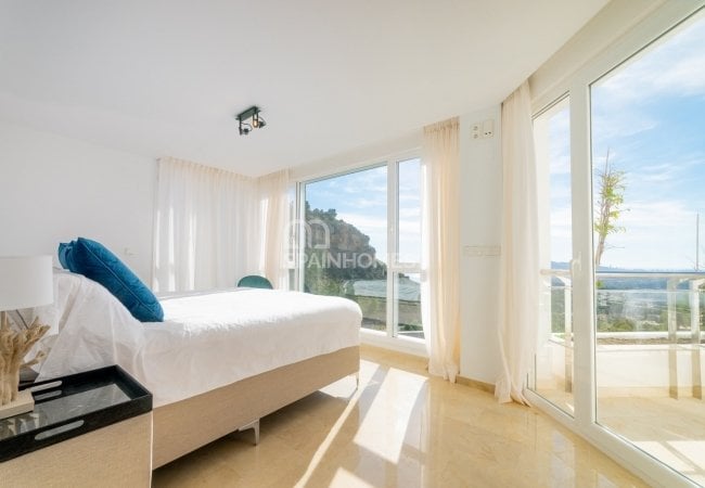 Altea Alicante’de Deniz ve Şehir Manzaralı Villalar 10