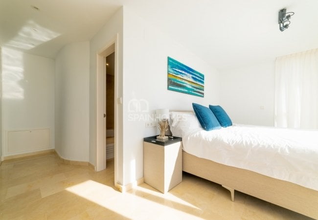 Altea Alicante’de Deniz ve Şehir Manzaralı Villalar 20