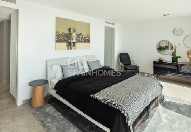 Well-located Prestigious Villa with Sea Views in Benahavis 16