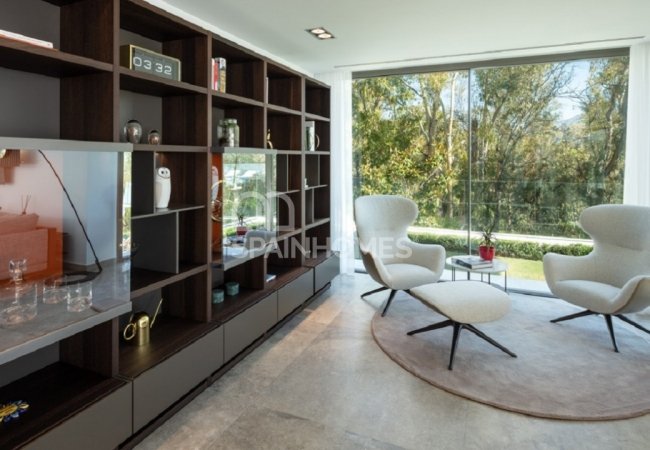 Well-located Prestigious Villa with Sea Views in Benahavis 19