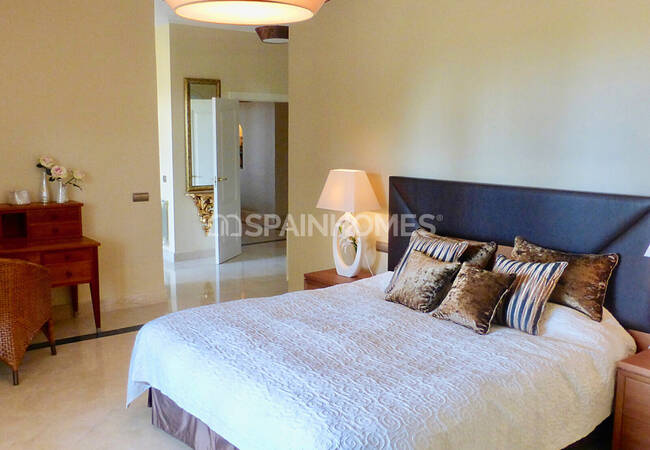 Estupenda Mansión Con Hermosa Piscina En Benahavis 32