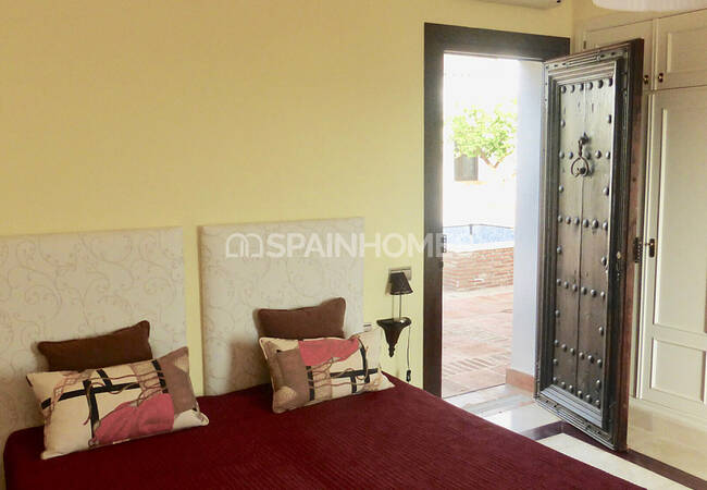 Estupenda Mansión Con Hermosa Piscina En Benahavis 35