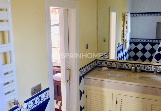 Estupenda Mansión Con Hermosa Piscina En Benahavis 39