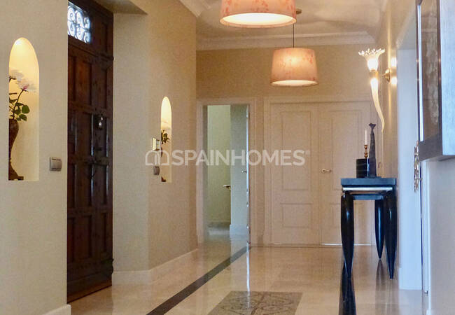 Estupenda Mansión Con Hermosa Piscina En Benahavis 43