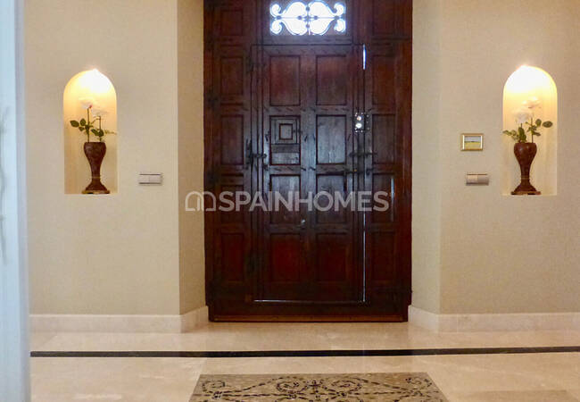 Estupenda Mansión Con Hermosa Piscina En Benahavis 44