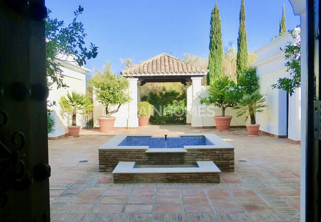 Estupenda Mansión Con Hermosa Piscina En Benahavis 45