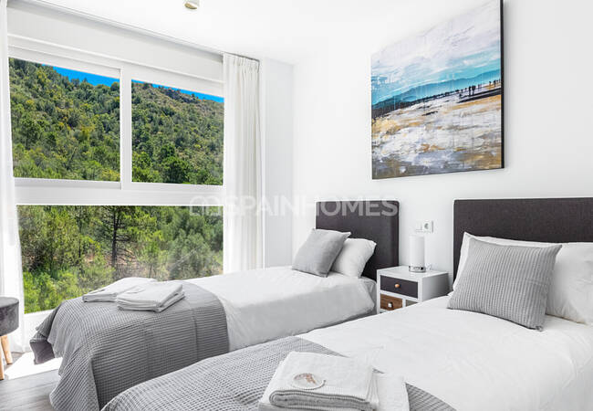 Benahavis'te Guadalmina Nehri Yanında Sıfır Daireler 24