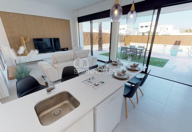 Costa Calida’da Plajlara Yakın Şık Müstakil Villalar 9