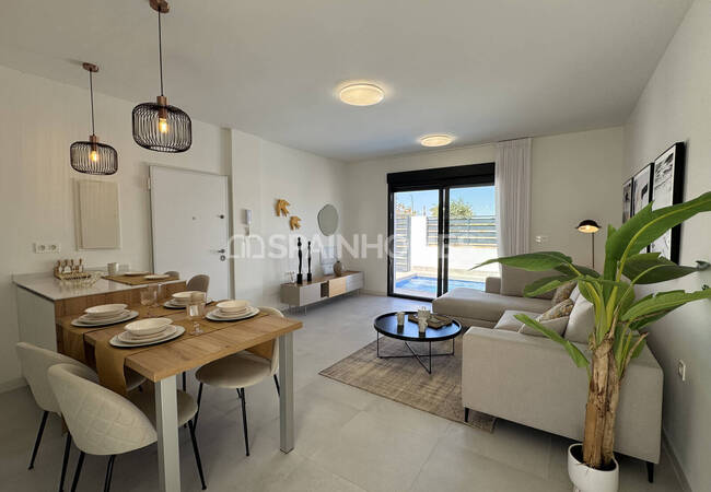 Roldan'da Modern Tasarımlı Ferah ve Şık Müstakil Villalar 16