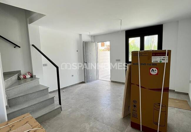 Mainstream Style Properties with Quality Finishes in Costa Calida 9