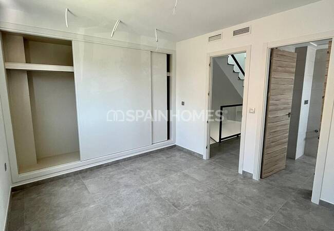 Mainstream Style Properties with Quality Finishes in Costa Calida 15