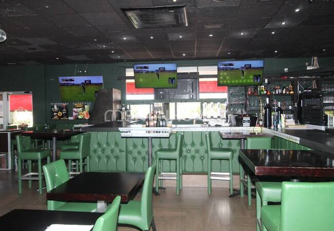 Murcia Cartagena'da Sahile Yakın Yenilenmiş Restoran 12