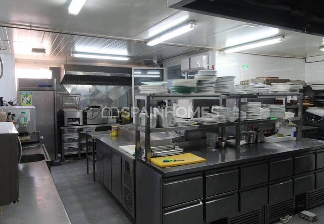 Murcia Cartagena'da Sahile Yakın Yenilenmiş Restoran 16