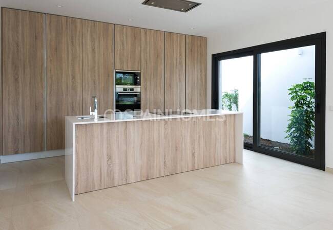 Cartagena'da Plaja Yürüme Mesafesinde Havuzlu Müstakil Villa 37