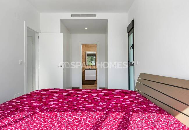 Cartagena'da Plaja Yürüme Mesafesinde Havuzlu Müstakil Villa 47