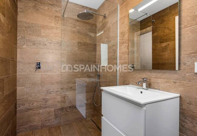 Cartagena'da Plaja Yürüme Mesafesinde Havuzlu Müstakil Villa 52