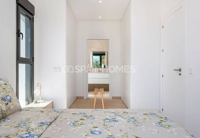 Cartagena'da Plaja Yürüme Mesafesinde Havuzlu Müstakil Villa 42