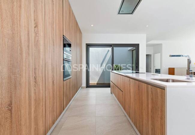 Cartagena'da Plaja Yürüme Mesafesinde Havuzlu Müstakil Villa 40