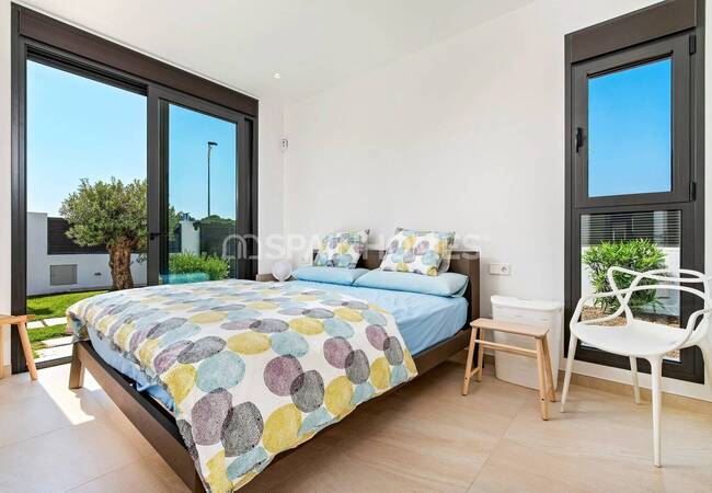 Cartagena'da Plaja Yürüme Mesafesinde Havuzlu Müstakil Villa 49