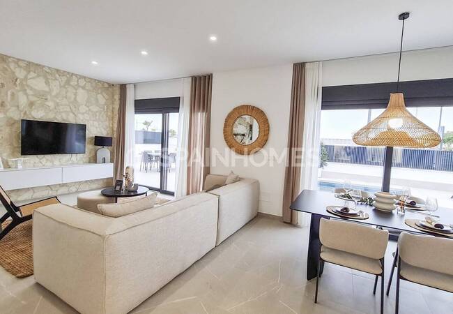 Torre Pacheco'da Prestijli Bir Sitede Modern Villalar 45