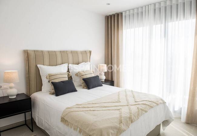 Torre Pacheco'da Prestijli Bir Sitede Modern Villalar 80