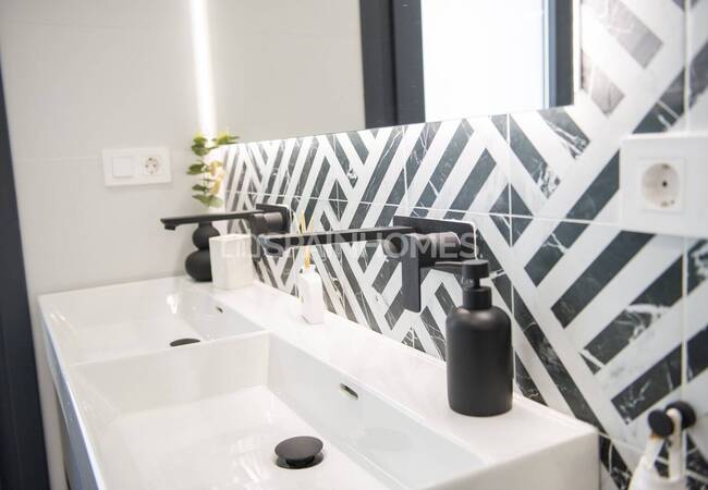 Torre Pacheco'da Prestijli Bir Sitede Modern Villalar 99