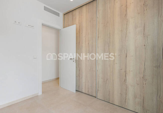 Los Alcázares'te Sahile Yakın Konumda Modern Evler 28