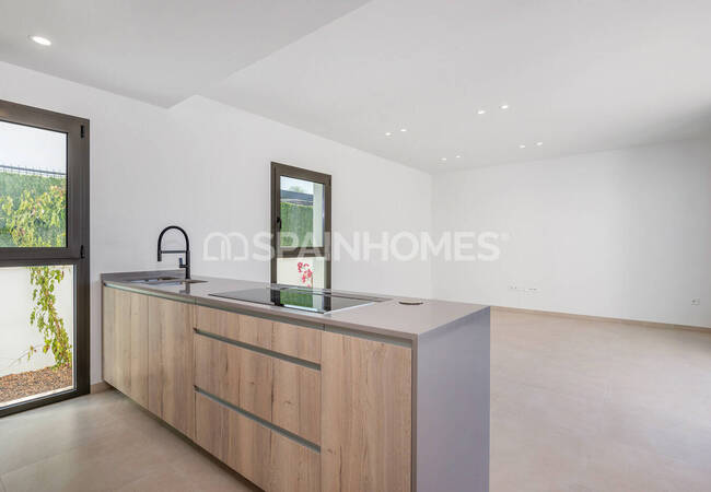 Los Alcázares'te Sahile Yakın Konumda Modern Evler 14