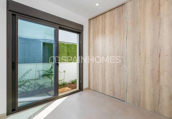 Los Alcázares'te Sahile Yakın Konumda Modern Evler 21