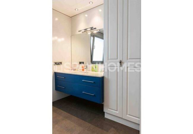 Detached Villa with Pool Near the Sea in San Pedro Del Pinatar 36