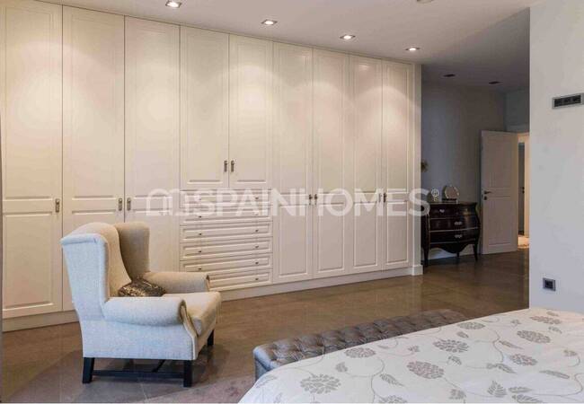 Detached Villa with Pool Near the Sea in San Pedro Del Pinatar 24