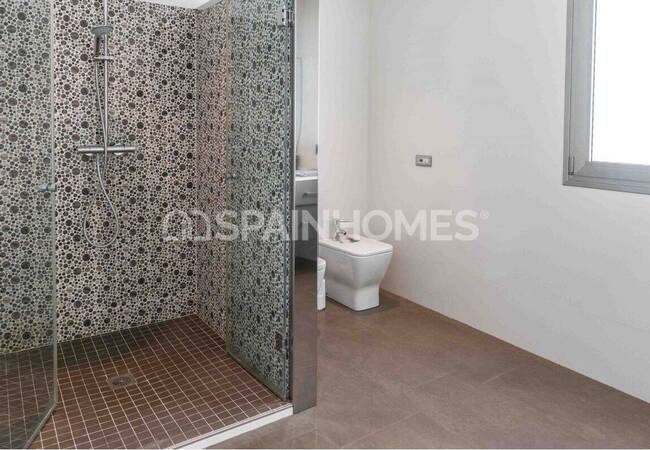 Detached Villa with Pool Near the Sea in San Pedro Del Pinatar 37