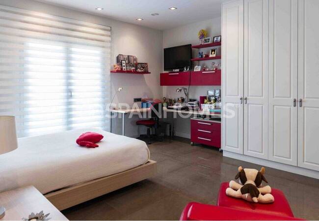 Detached Villa with Pool Near the Sea in San Pedro Del Pinatar 27