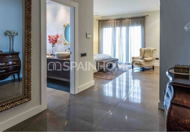 Detached Villa with Pool Near the Sea in San Pedro Del Pinatar 23