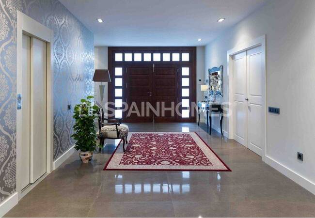 Detached Villa with Pool Near the Sea in San Pedro Del Pinatar 17