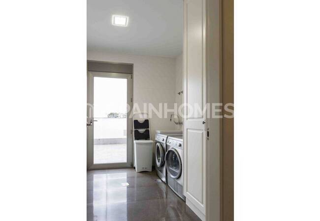 Detached Villa with Pool Near the Sea in San Pedro Del Pinatar 16