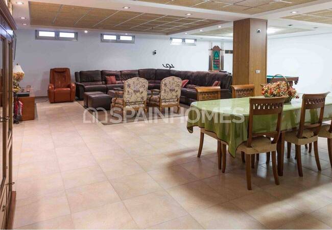 Detached Villa with Pool Near the Sea in San Pedro Del Pinatar 12