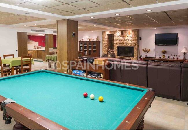 Detached Villa with Pool Near the Sea in San Pedro Del Pinatar 13